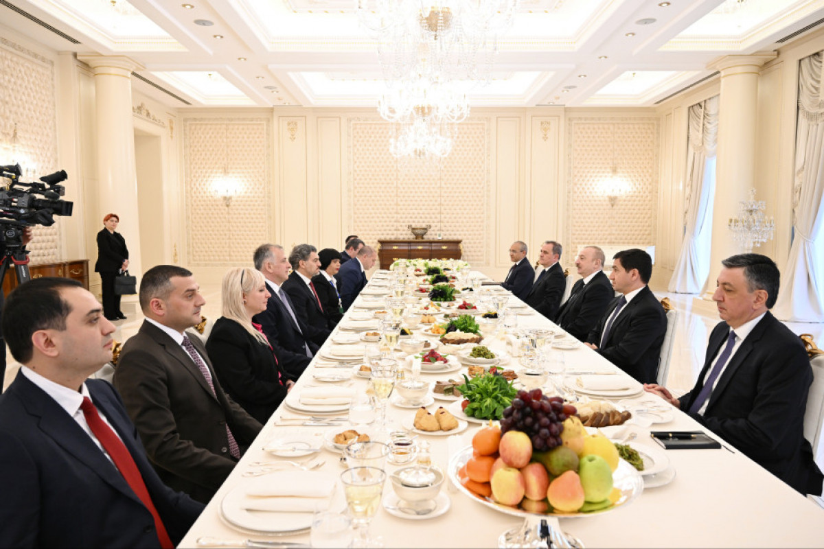 Les présidents azerbaïdjanais et géorgien se réunissent autour d’un déjeuner