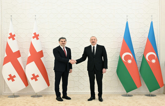 Entretien en tête-à-tête des présidents azerbaïdjanais et géorgien à Bakou