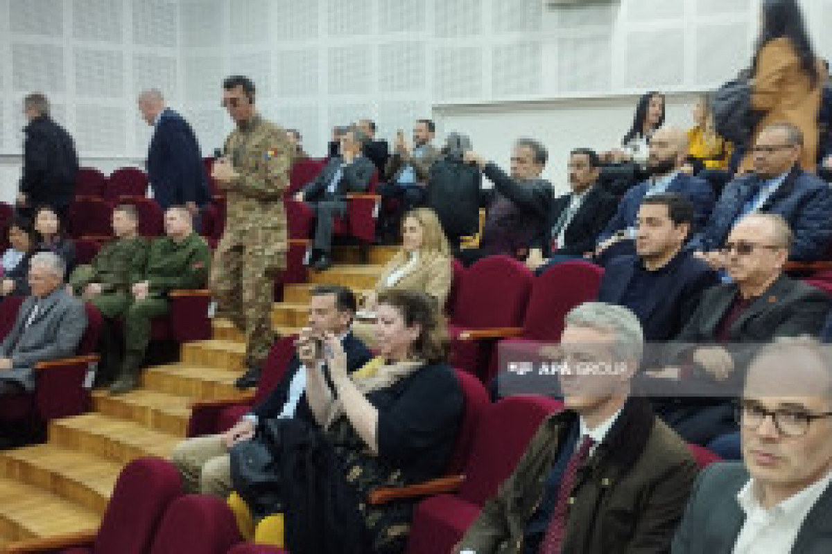 Les représentants du corps diplomatique prennent connaissance de la ville de Khankendi - Photo - Vidéo 