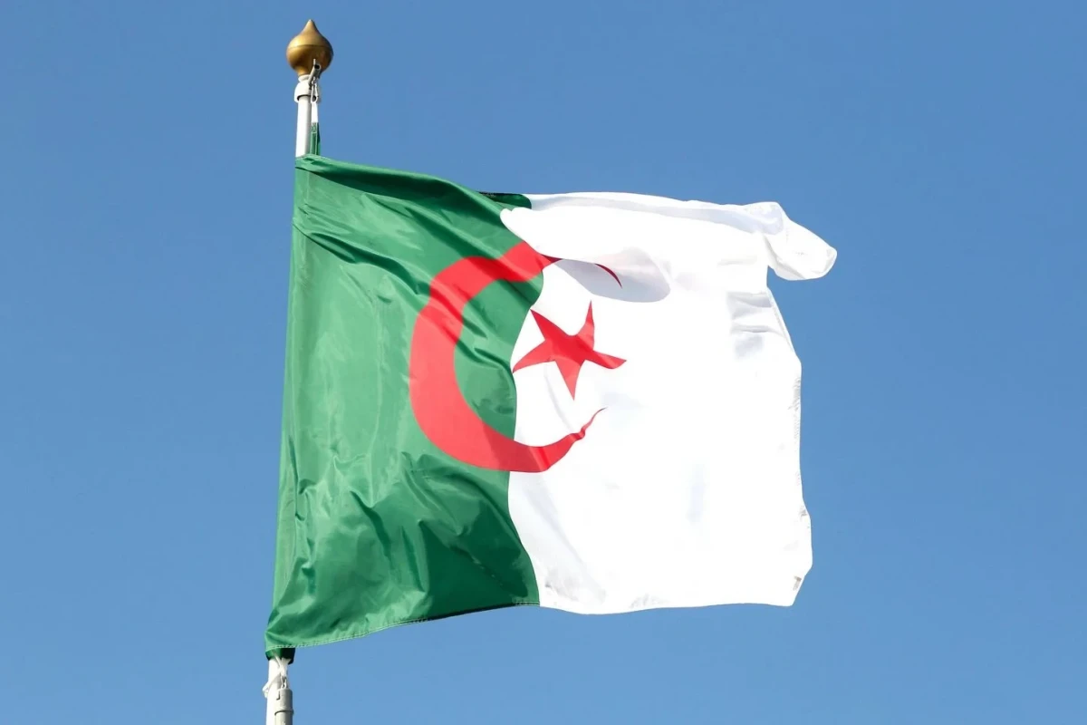 L’Algérie adopte une loi afin de permettre la mobilisation générale et la guerre