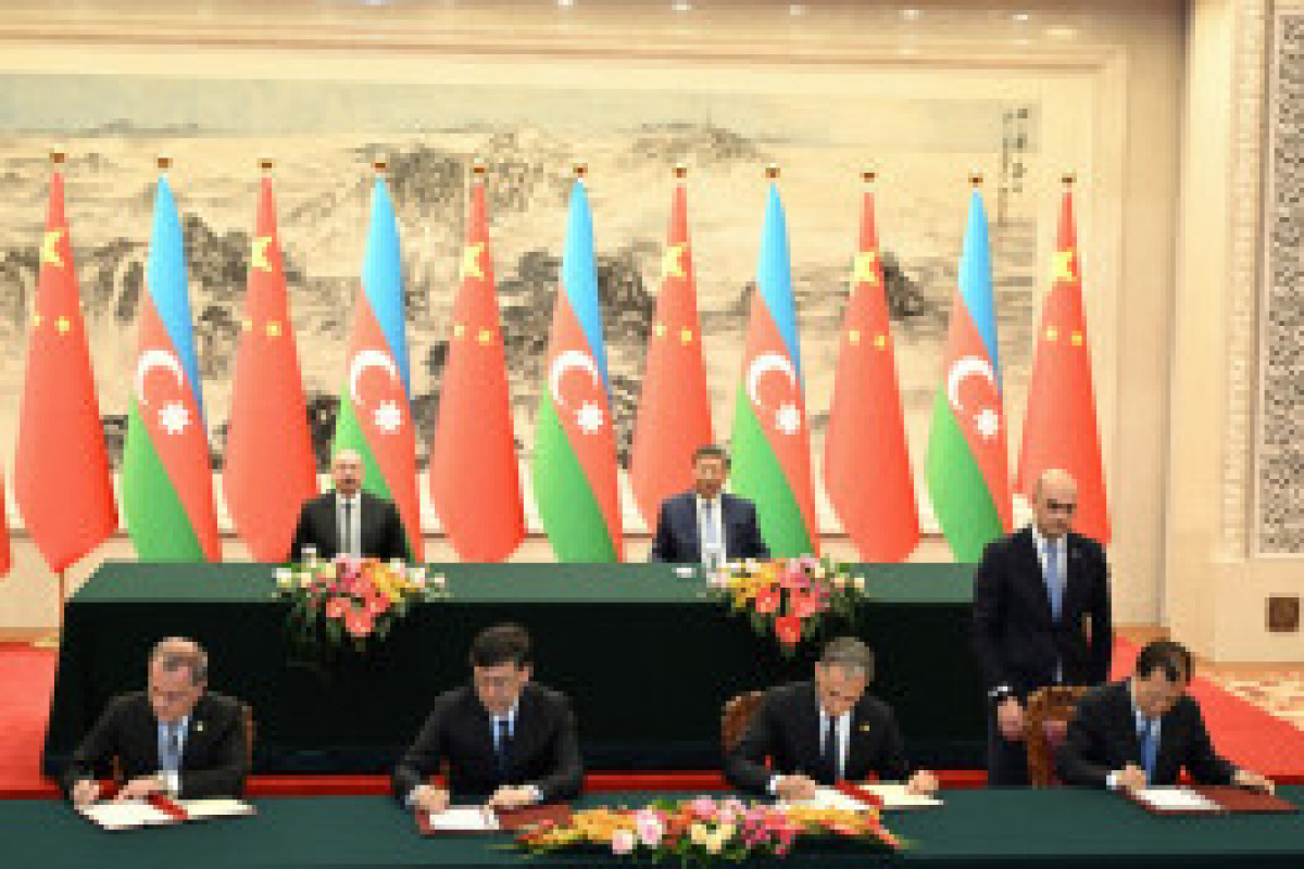 Signature de documents entre l'Azerbaïdjan et la Chine à Pékin - Photo 