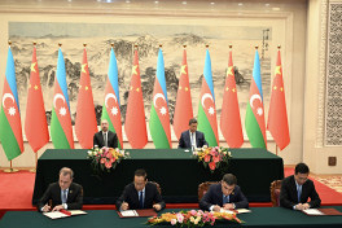 Signature de documents entre l'Azerbaïdjan et la Chine à Pékin - Photo 