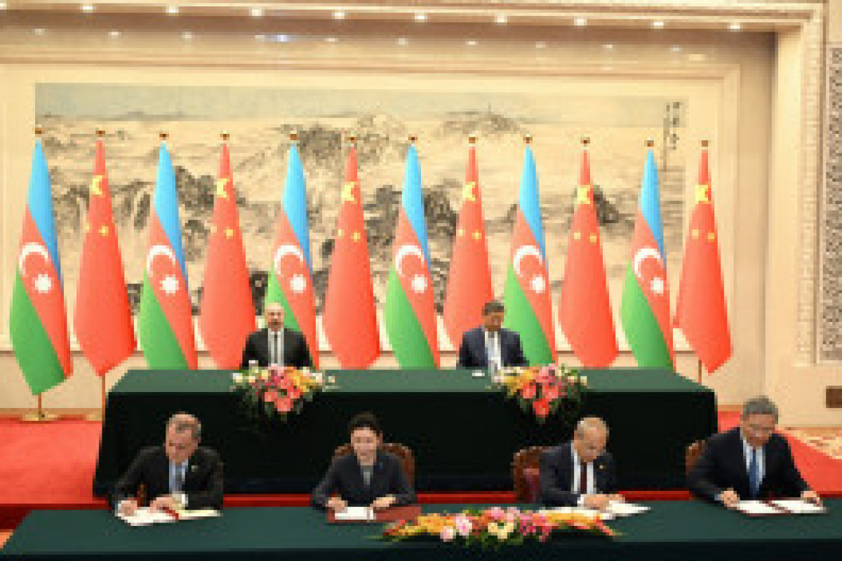 Signature de documents entre l'Azerbaïdjan et la Chine à Pékin - Photo 