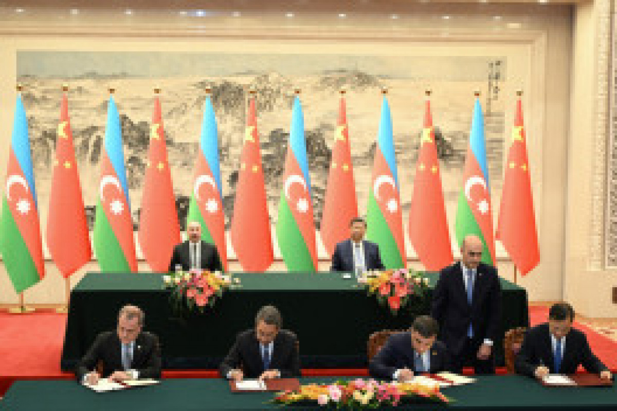 Signature de documents entre l'Azerbaïdjan et la Chine à Pékin - Photo 