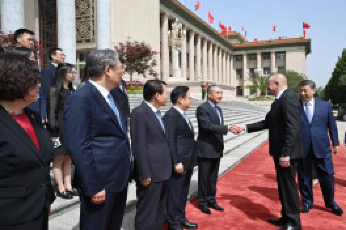 Cérémonie d’accueil officiel du président azerbaïdjanais à Pékin