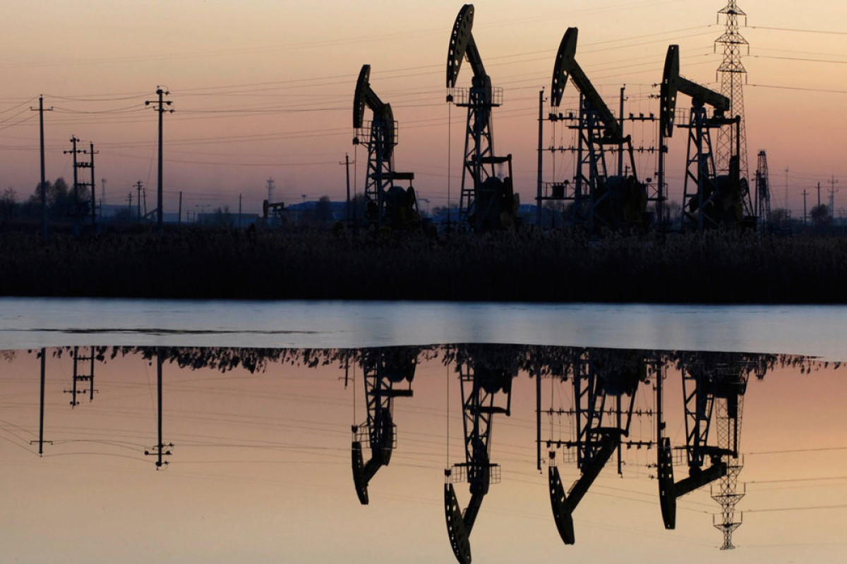 Le prix du baril de pétrole azerbaïdjanais termine en chute sur les bourses