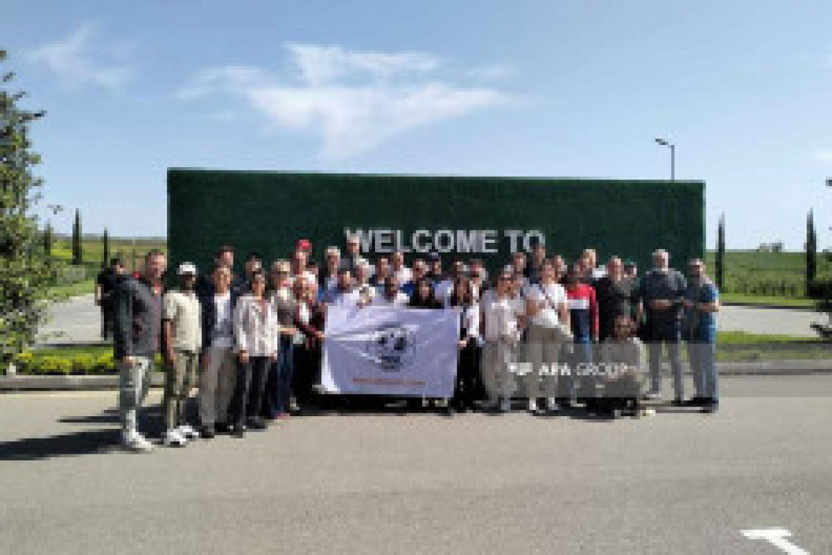 Le club de voyageurs NomadMania arrive à Fuzouli dans le cadre de leur voyage au Karabagh
