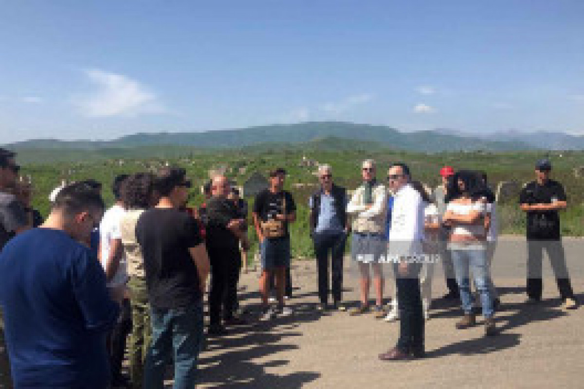 Le club de voyageurs NomadMania arrive à Fuzouli dans le cadre de leur voyage au Karabagh