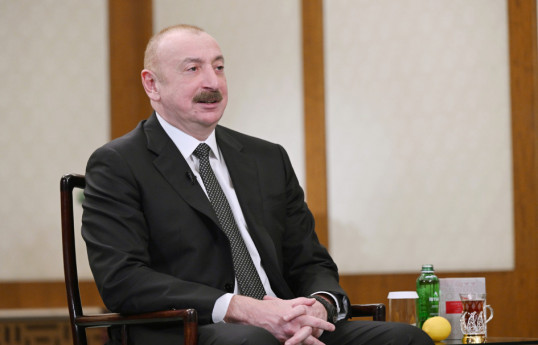 Le président Ilham Aliyev accorde une interview à la chaîne de télévision chinoise CGTN
