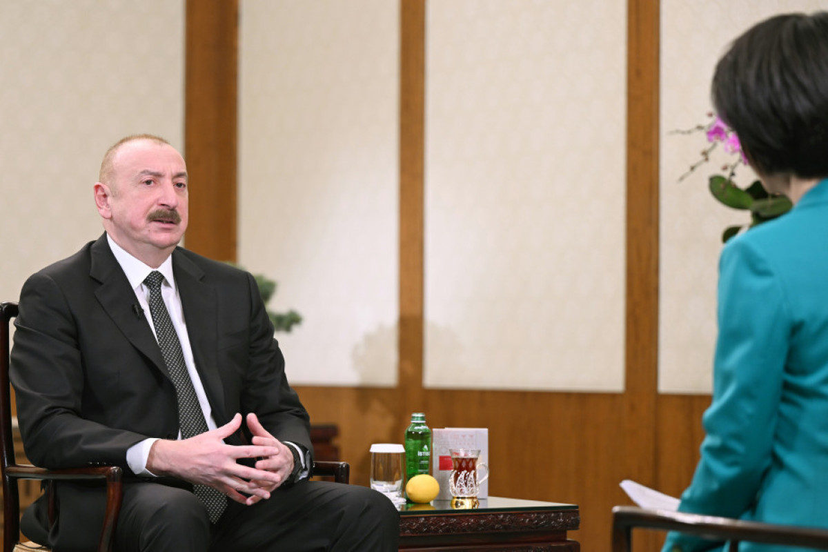 Ilham Aliyev : L