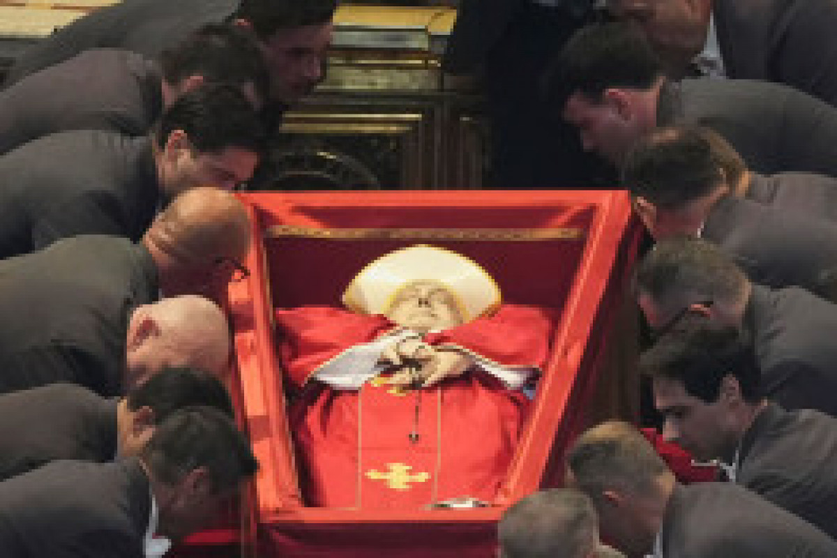 Funérailles du pape François : le souverain pontife a été inhumé dans l'intimité