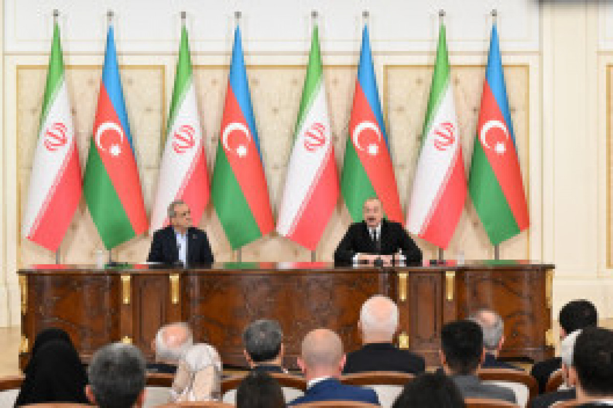 Les président azerbaïdjanais et iranien font des déclarations à la presse