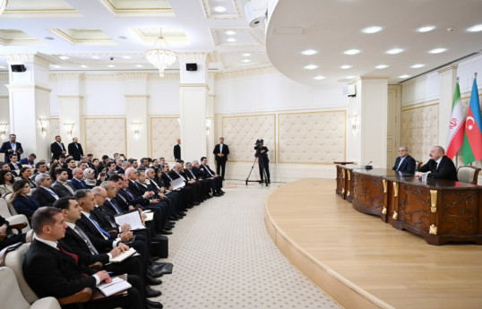 Les président azerbaïdjanais et iranien font des déclarations à la presse