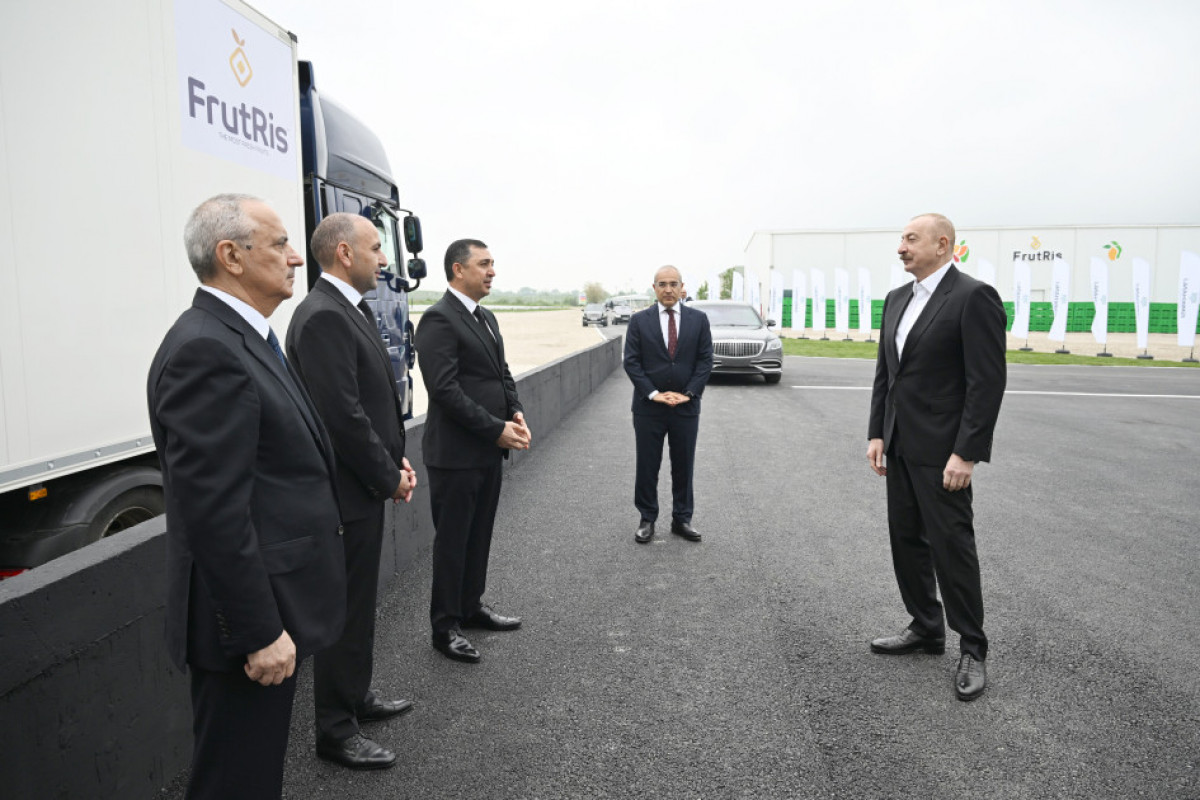Le président Aliyev visite un complexe d’horticulture et d’entrepôt frigorifique dans la région de Goussar