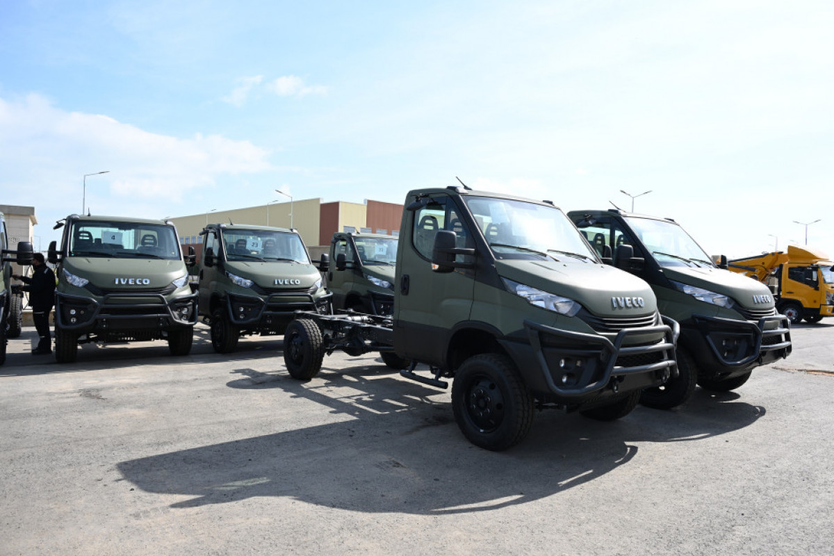 Ilham Aliyev inaugure des entreprises au Parc industriel chimique de Soumgaït