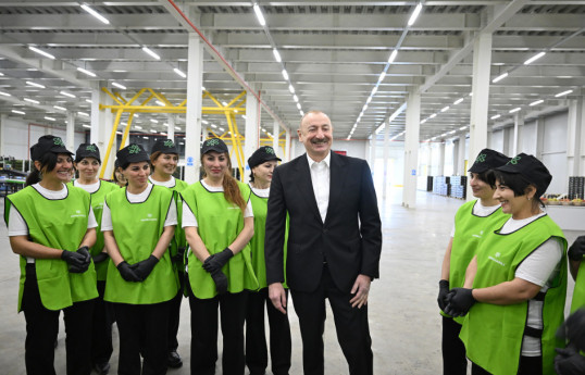 Le président Aliyev visite un complexe d’horticulture et d’entrepôt frigorifique dans la région de Goussar
