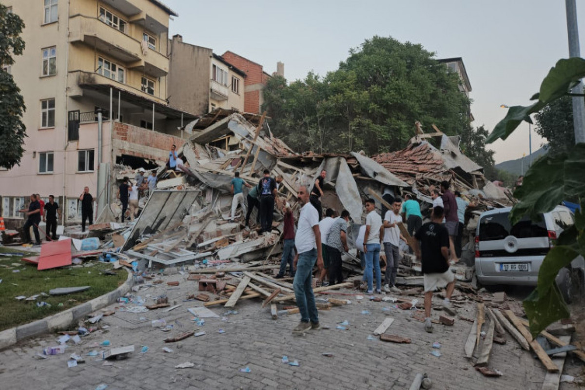 Près de 30 personnes blessées suite à un séisme de magnitude 6,1 survenu en Türkiye
