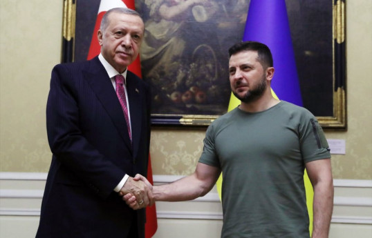 Erdogan se dit prêt à accueillir un sommet entre la Russie et l'Ukraine lors d'un entretien téléphonique avec Zelensky
