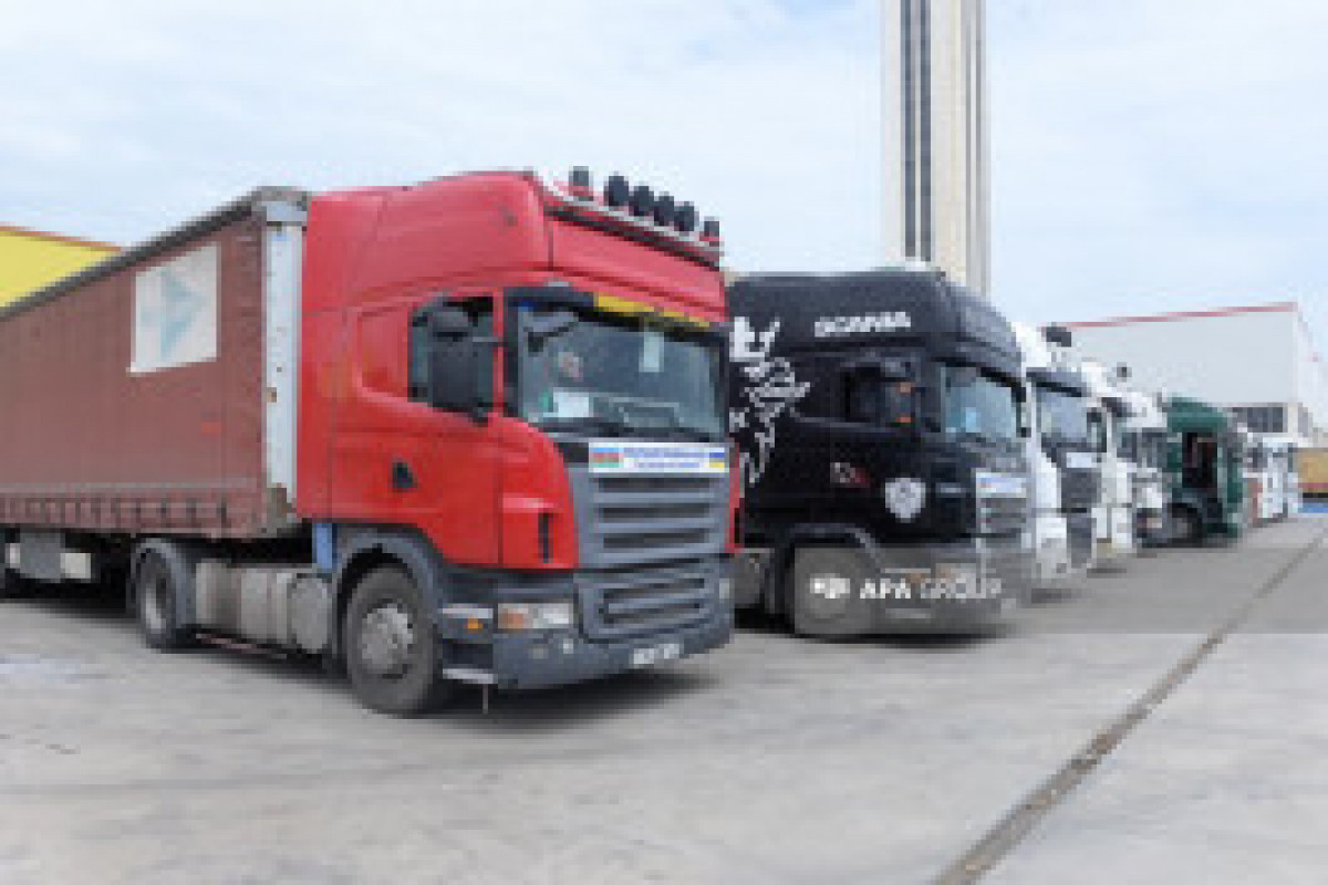 L'Azerbaïdjan envoie une nouvelle cargaison d'aide humanitaire composée d’équipements électriques à l'Ukraine - Photo  - Vidéo 