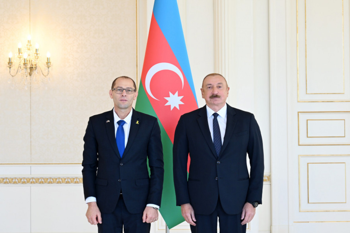 Ilham Aliyev reçoit les lettres de créance du nouvel ambassadeur d’Israël en Azerbaïdjan