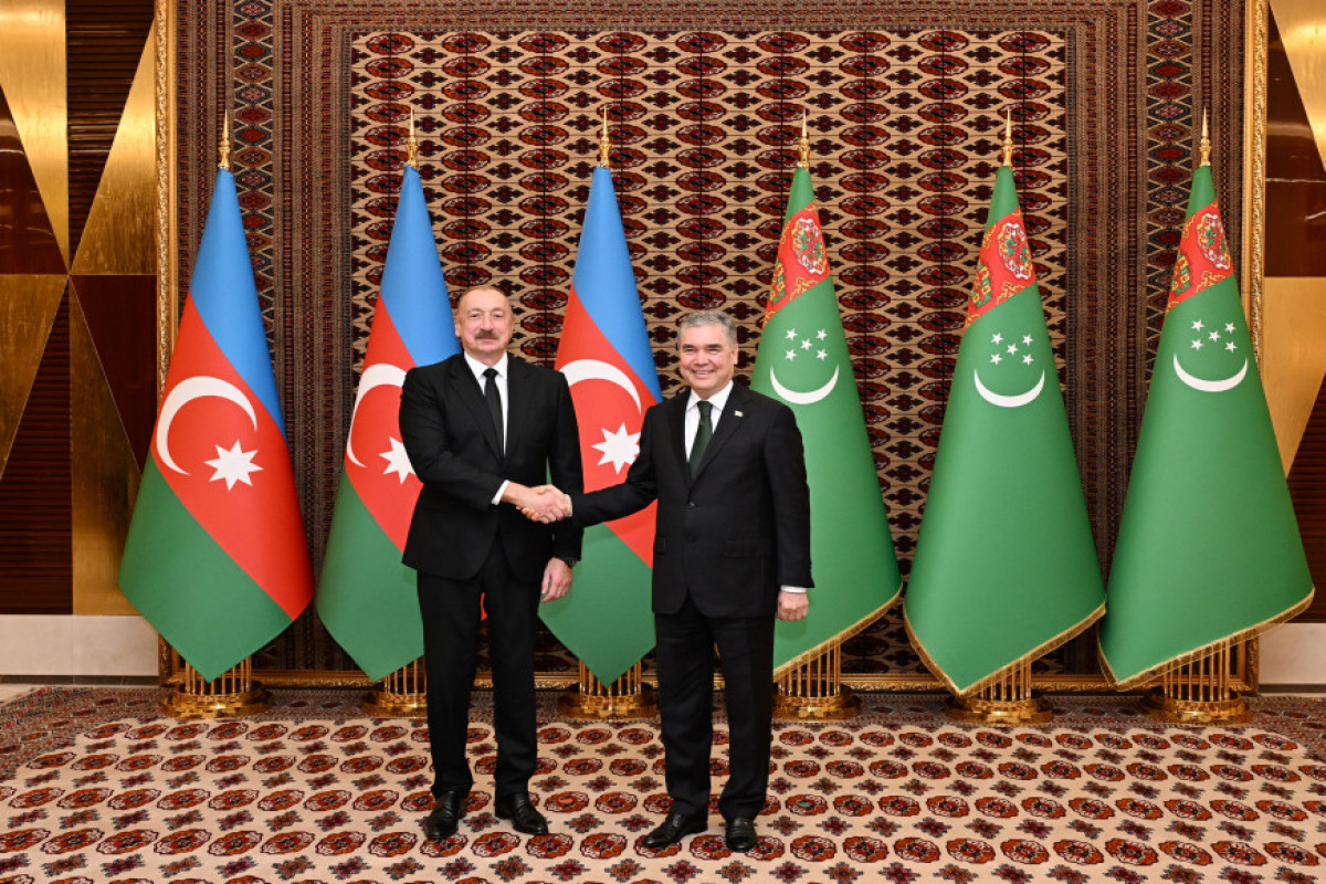 Le président azerbaïdjanais s’entretient en tête-à-tête avec le président du Conseil du peuple du Turkménistan