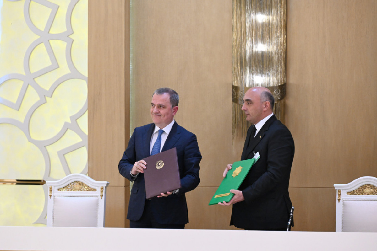 Cérémonie de signature des documents s'est tenue à Turkmenbachi en présence des dirigeants azerbaïdjanais, turkmène et ouzbek