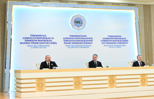 Ilham Aliyev : L'usine de confection textile à Khankendi est un grand cadeau du peuple ouzbek frère à la région du Karabagh relancée