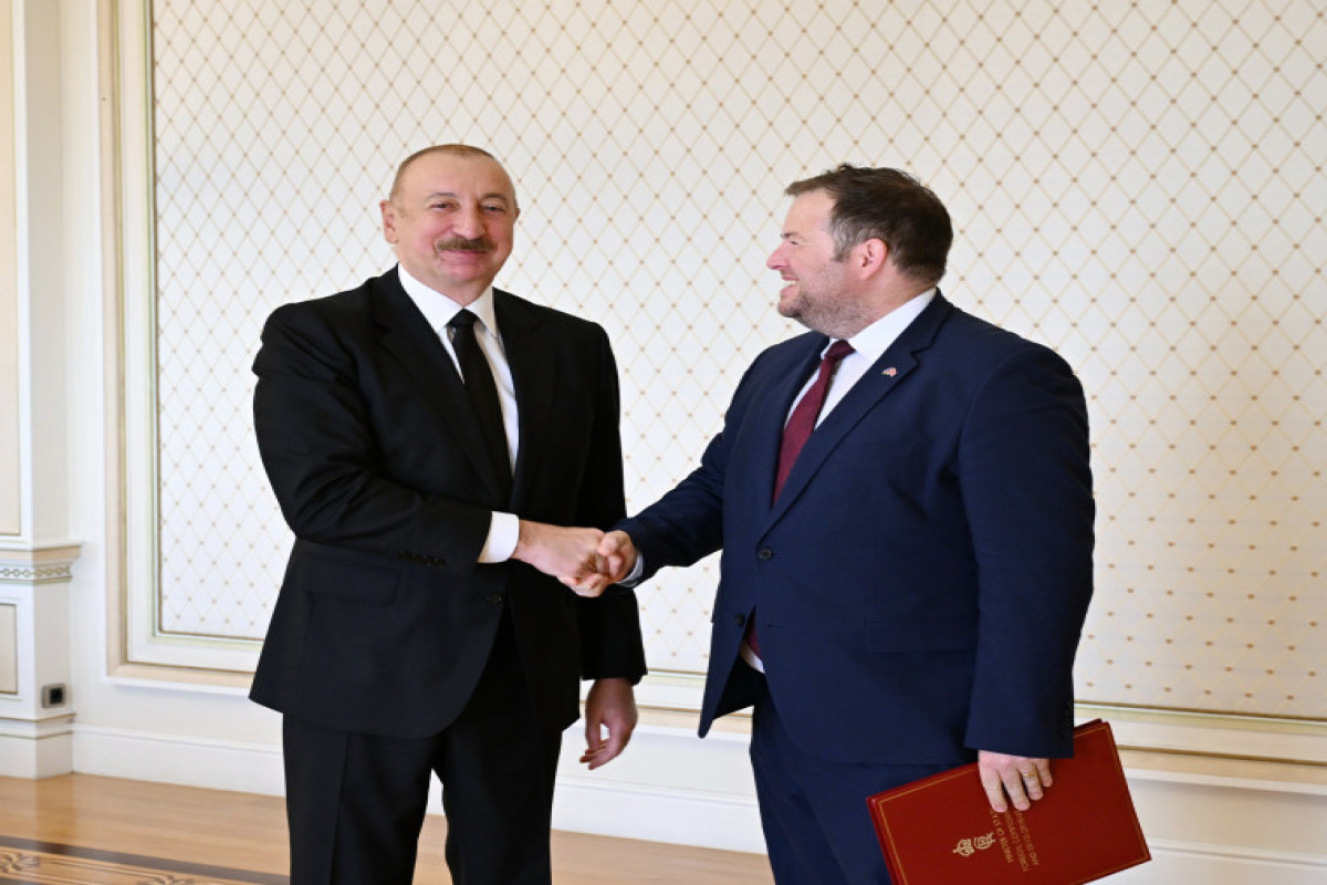 Le président azerbaïdjanais reçoit le ministre d'État britannique pour l'Europe, l'Amérique du Nord et les territoires d'outre-mer