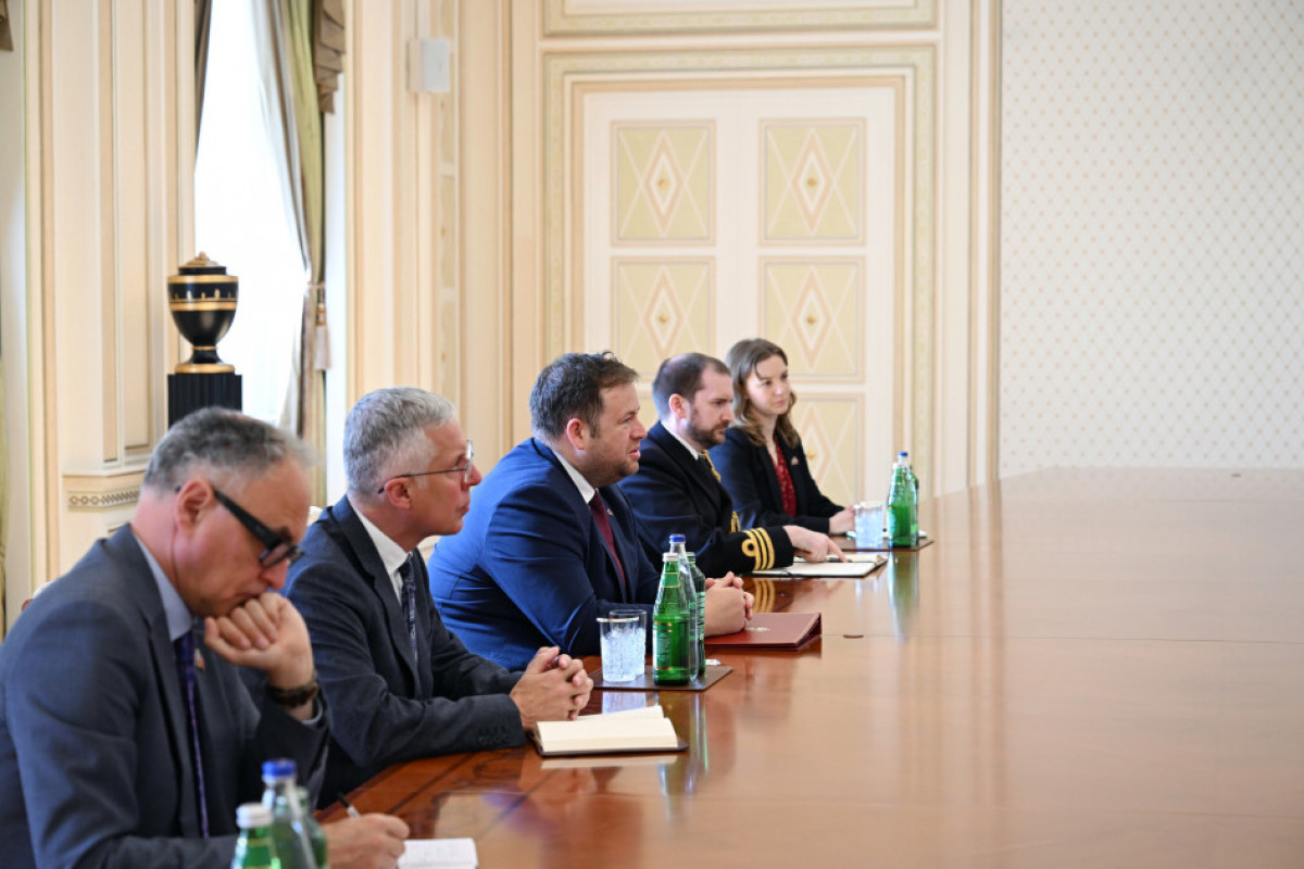 Le président azerbaïdjanais reçoit le ministre d'État britannique pour l'Europe, l'Amérique du Nord et les territoires d'outre-mer