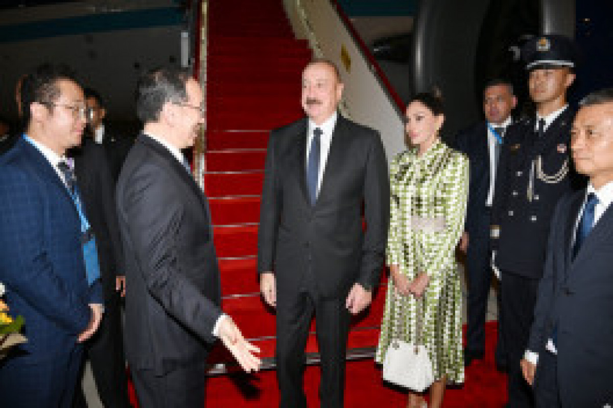 Le président Ilham Aliyev entame une visite de travail en Chine