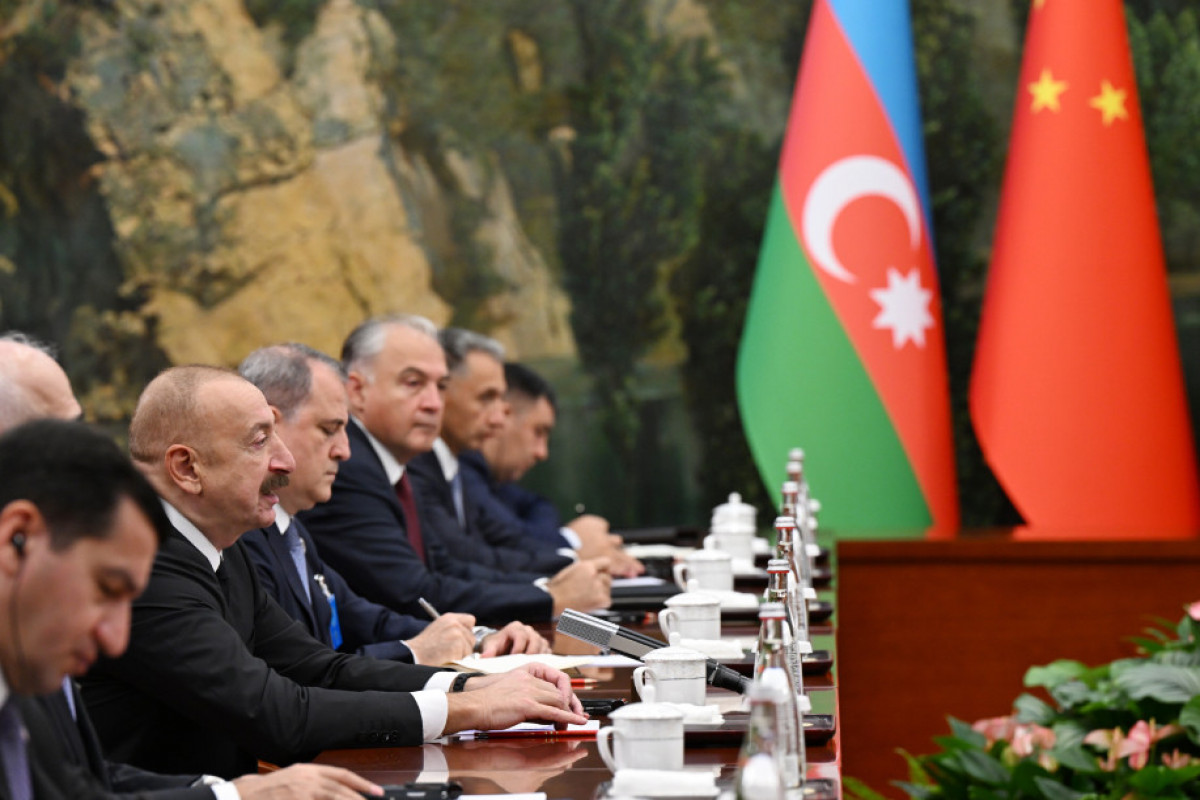 Les présidents azerbaïdjanais et chinois se rencontrent à Tianjin