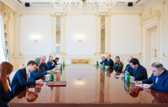 Le président Ilham Aliyev a reçu le ministre d’État à la Défense du Royaume-Uni