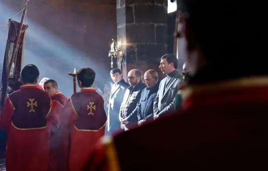 Pashinyan a proposé de faire jouer l'hymne arménien avant les offices religieux