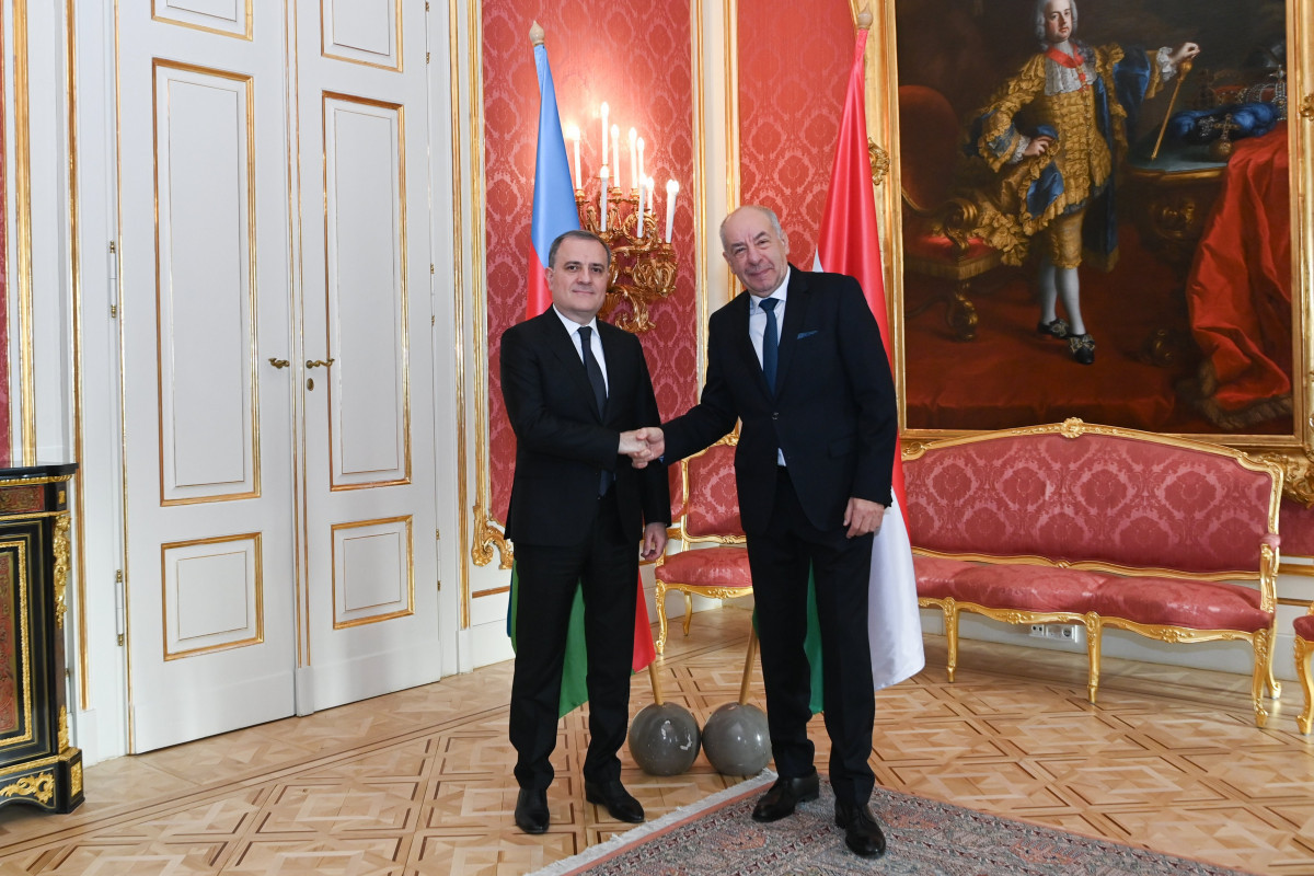 Président de la Hongrie a reçu Djeyhoun Baïramov