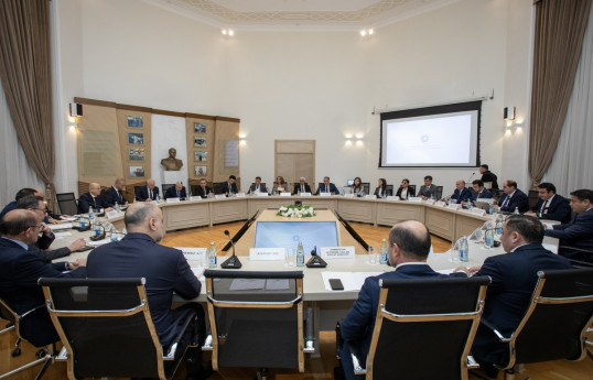 Une réunion du groupe de travail tenue sur l’énergie verte et l’efficacité énergétique