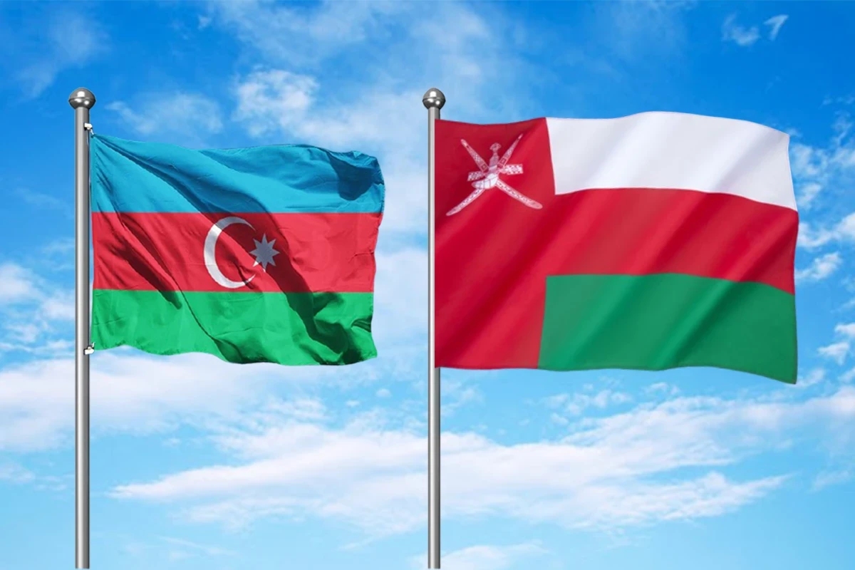Entre l’Azerbaïdjan et l’Oman, les titulaires de passeports diplomatiques, spéciaux et de service sont réciproquement exemptés de visa