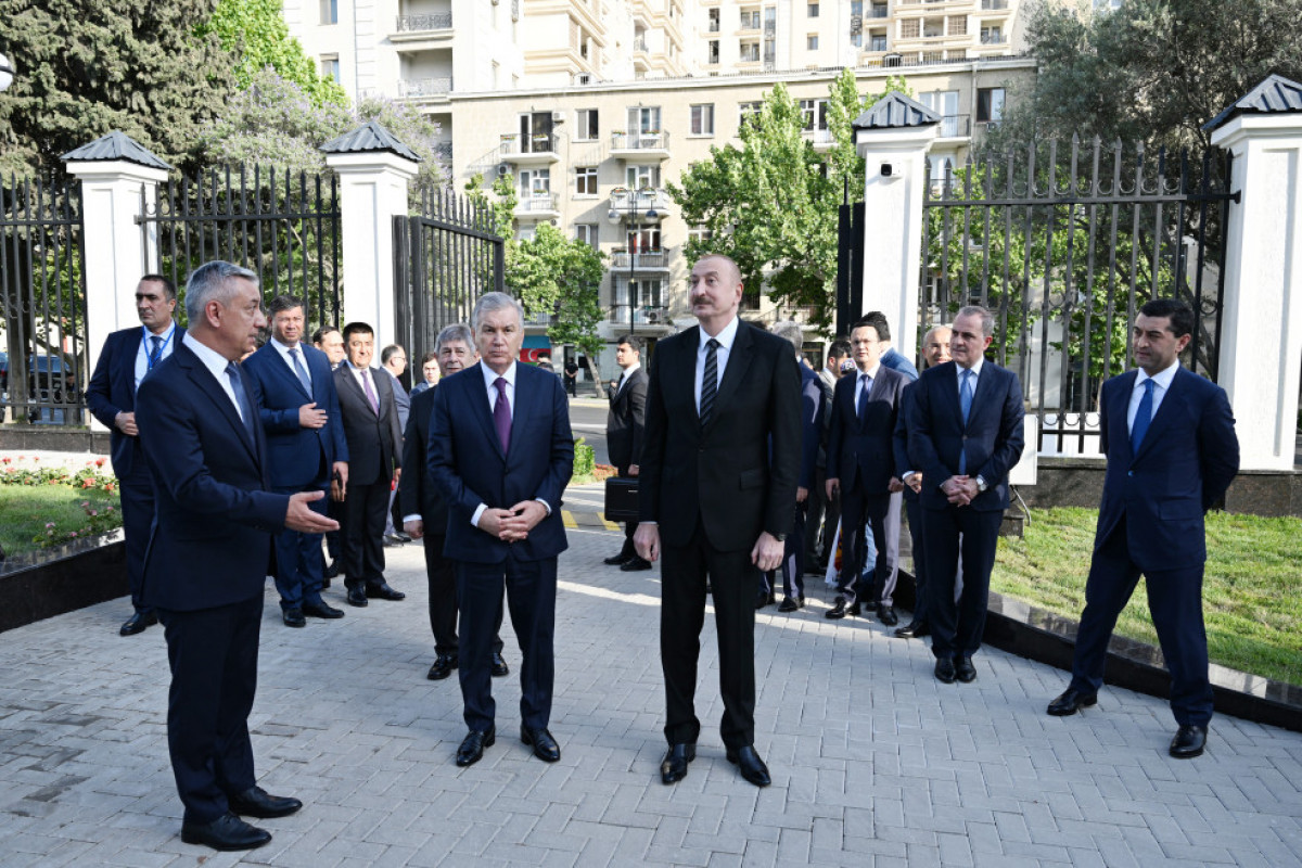 Les présidents Aliyev et Mirzioïev participent à l’inauguration du nouveau bâtiment de l’ambassade d’Ouzbékistan à Bakou