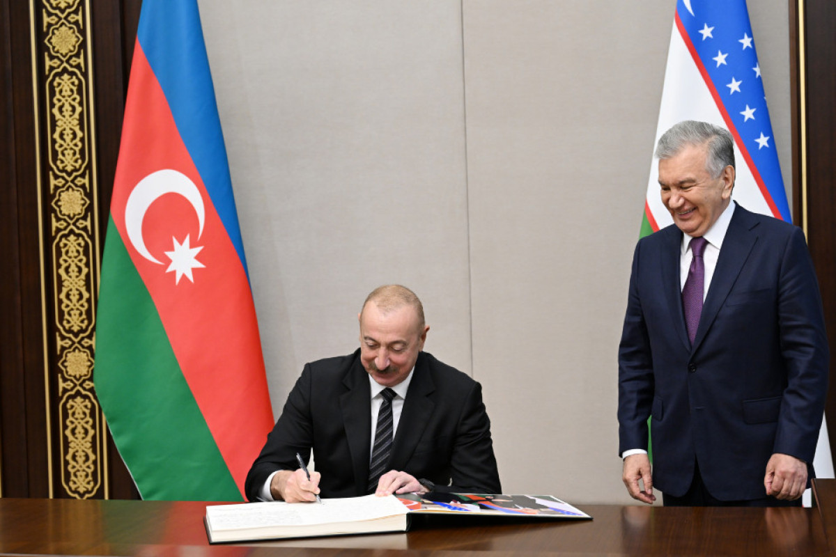 Les présidents Aliyev et Mirzioïev participent à l’inauguration du nouveau bâtiment de l’ambassade d’Ouzbékistan à Bakou