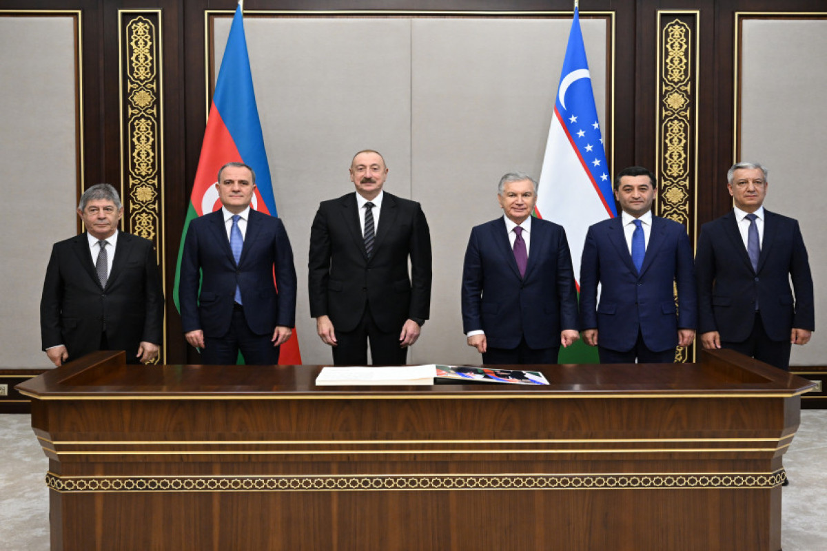Les présidents Aliyev et Mirzioïev participent à l’inauguration du nouveau bâtiment de l’ambassade d’Ouzbékistan à Bakou