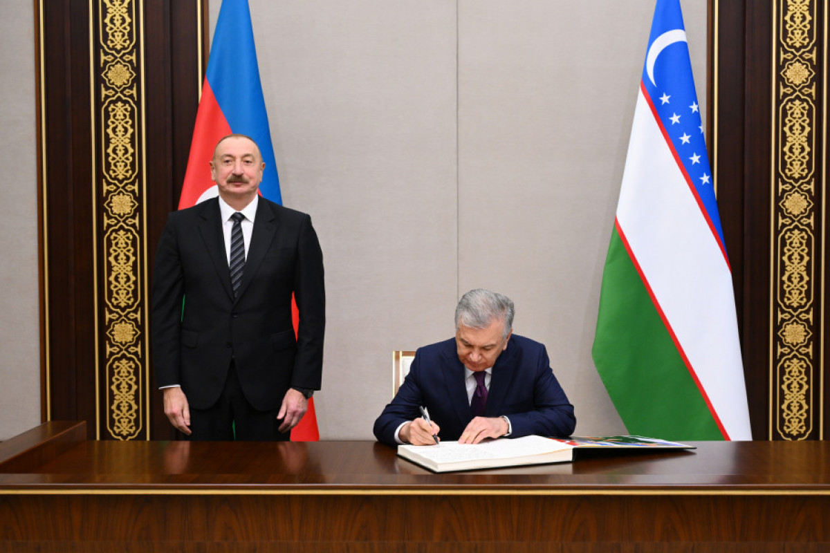 Les présidents Aliyev et Mirzioïev participent à l’inauguration du nouveau bâtiment de l’ambassade d’Ouzbékistan à Bakou