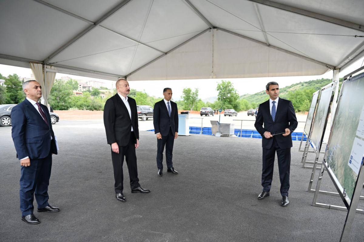 Pose de la première pierre du Complexe de la gare ferroviaire et routière de Khankendi