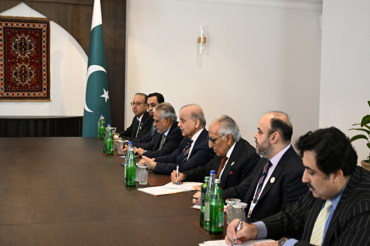 Le président azerbaïdjanais rencontre le Premier ministre pakistanais à Khankendi