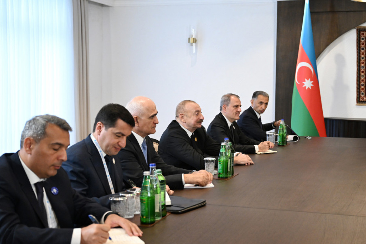 Le président azerbaïdjanais rencontre le Premier ministre pakistanais à Khankendi
