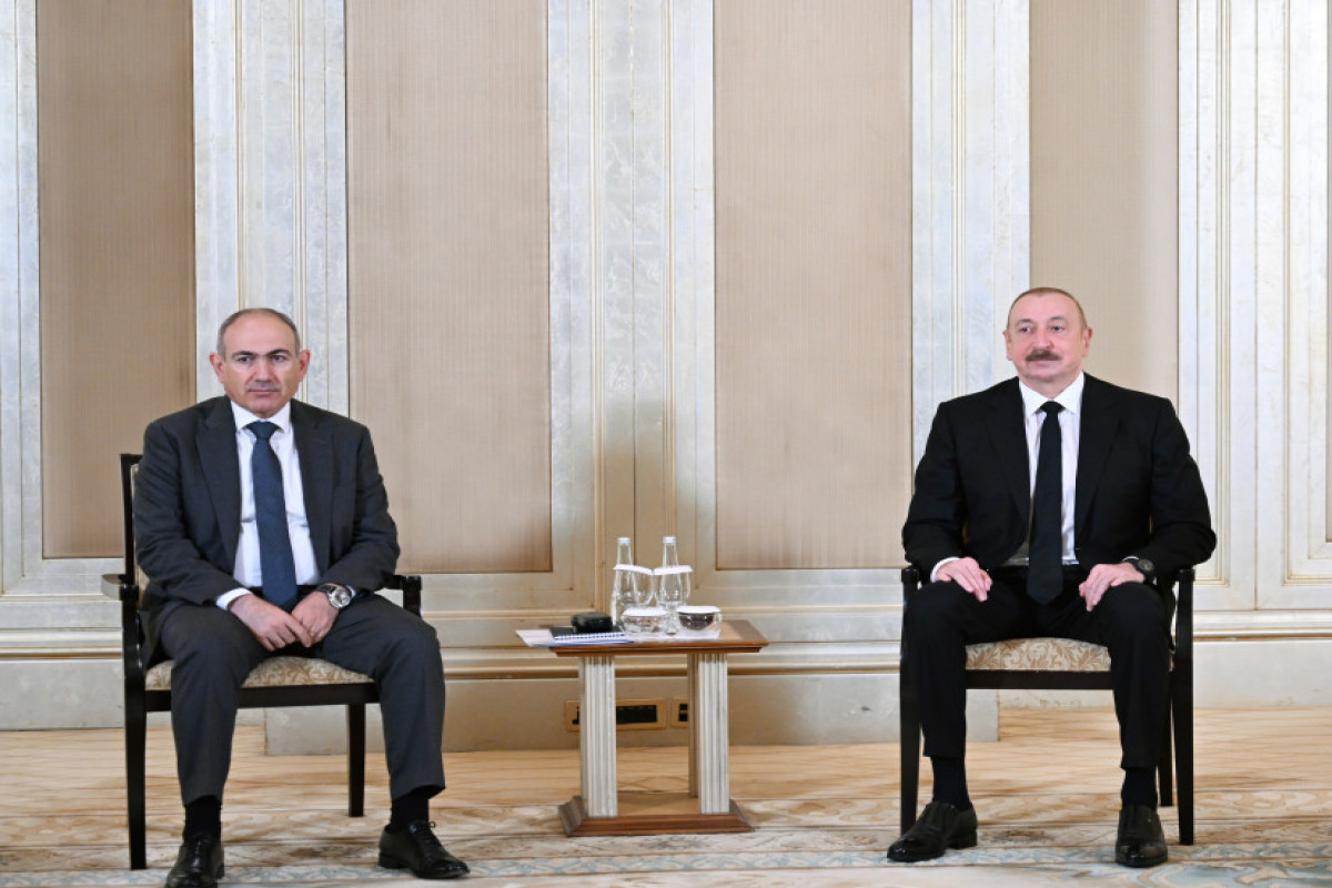 Rencontre du président Ilham Aliyev avec le Premier ministre Nikol Pachinian à Abou Dhabi - Vidéo  - Mise à jour 