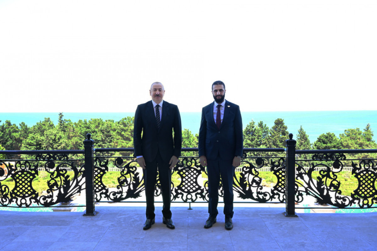 Entretien du président azerbaïdjanais avec le président intérimaire de la Syrie
