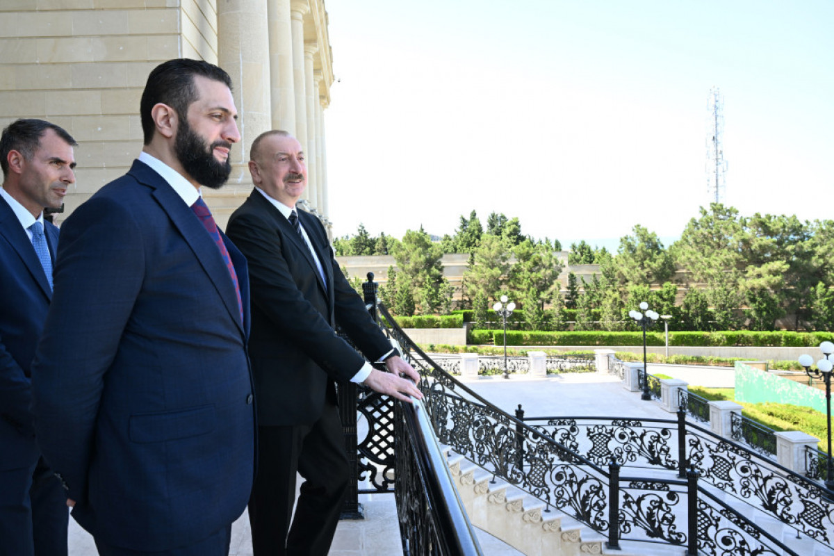 Entretien du président azerbaïdjanais avec le président intérimaire de la Syrie