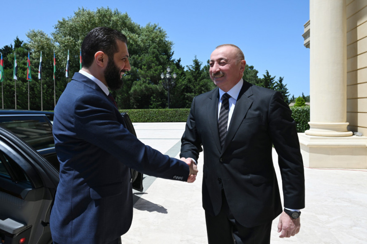 Entretien du président azerbaïdjanais avec le président intérimaire de la Syrie