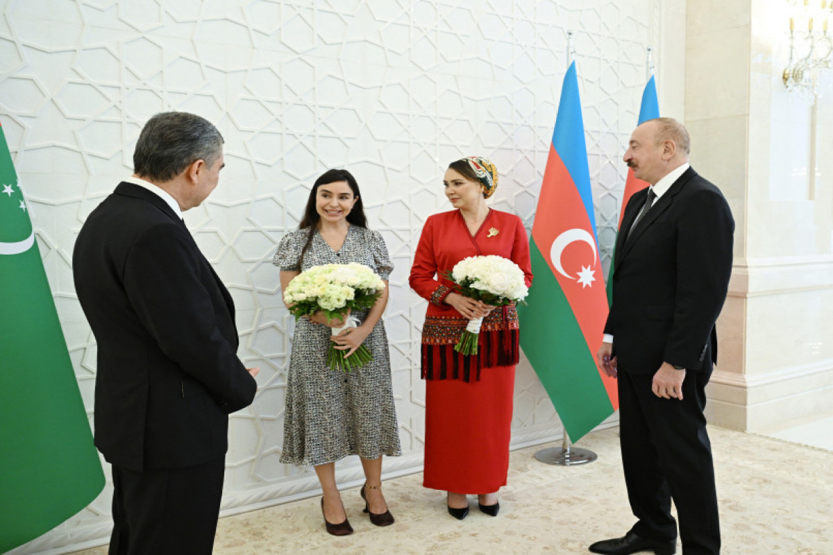 Le président azerbaïdjanais rencontre le président du Conseil du peuple du Turkménistan