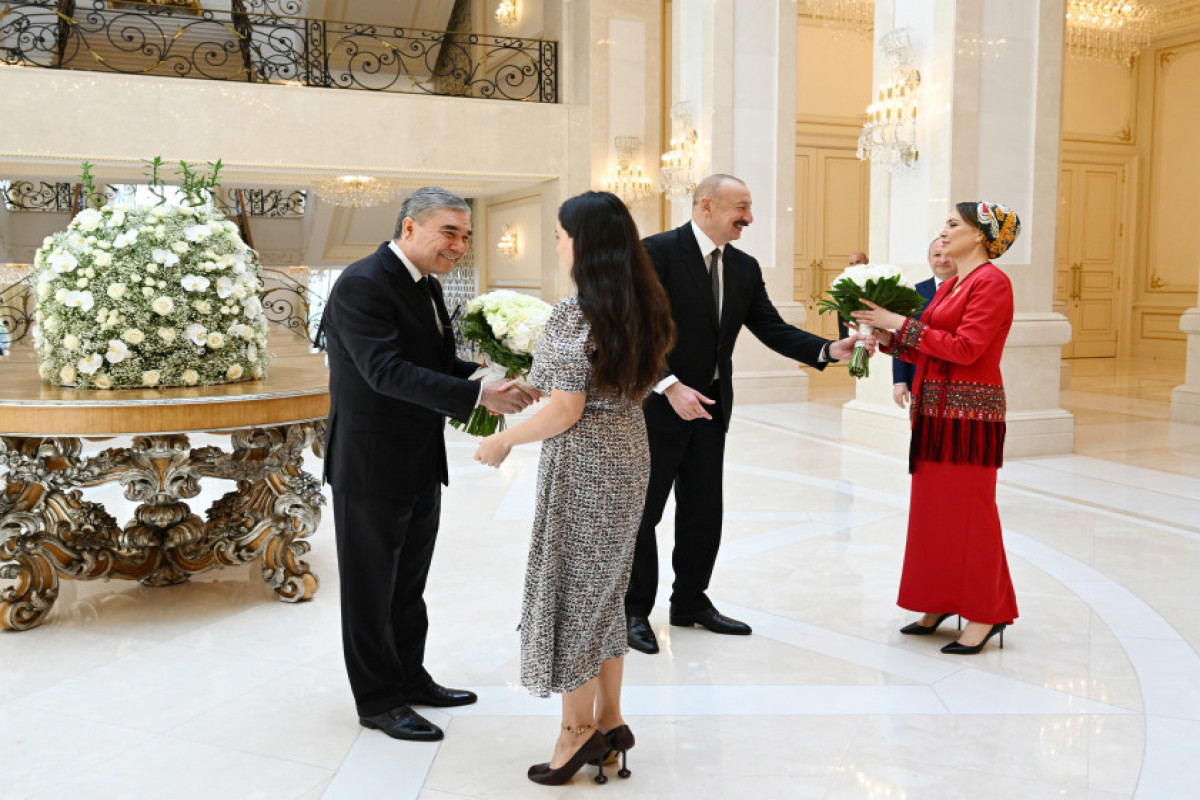 Le président azerbaïdjanais rencontre le président du Conseil du peuple du Turkménistan