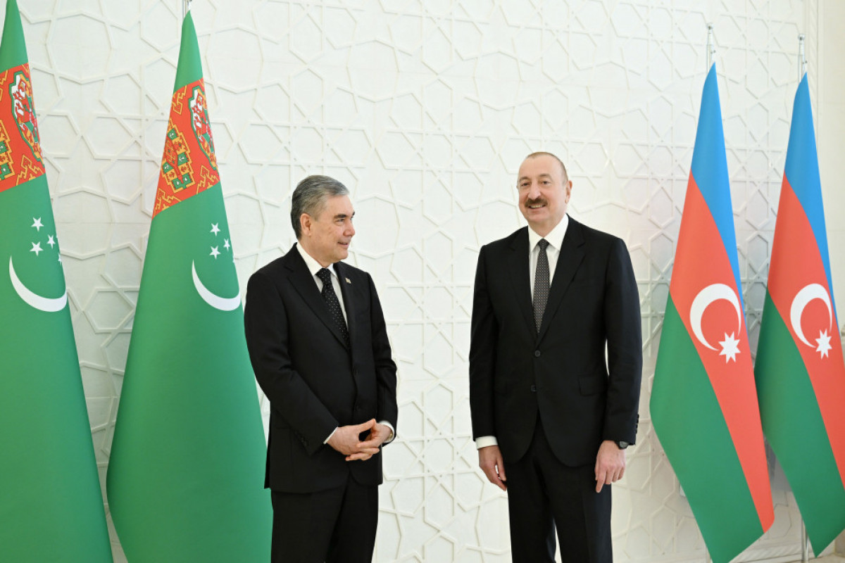 Le président azerbaïdjanais rencontre le président du Conseil du peuple du Turkménistan